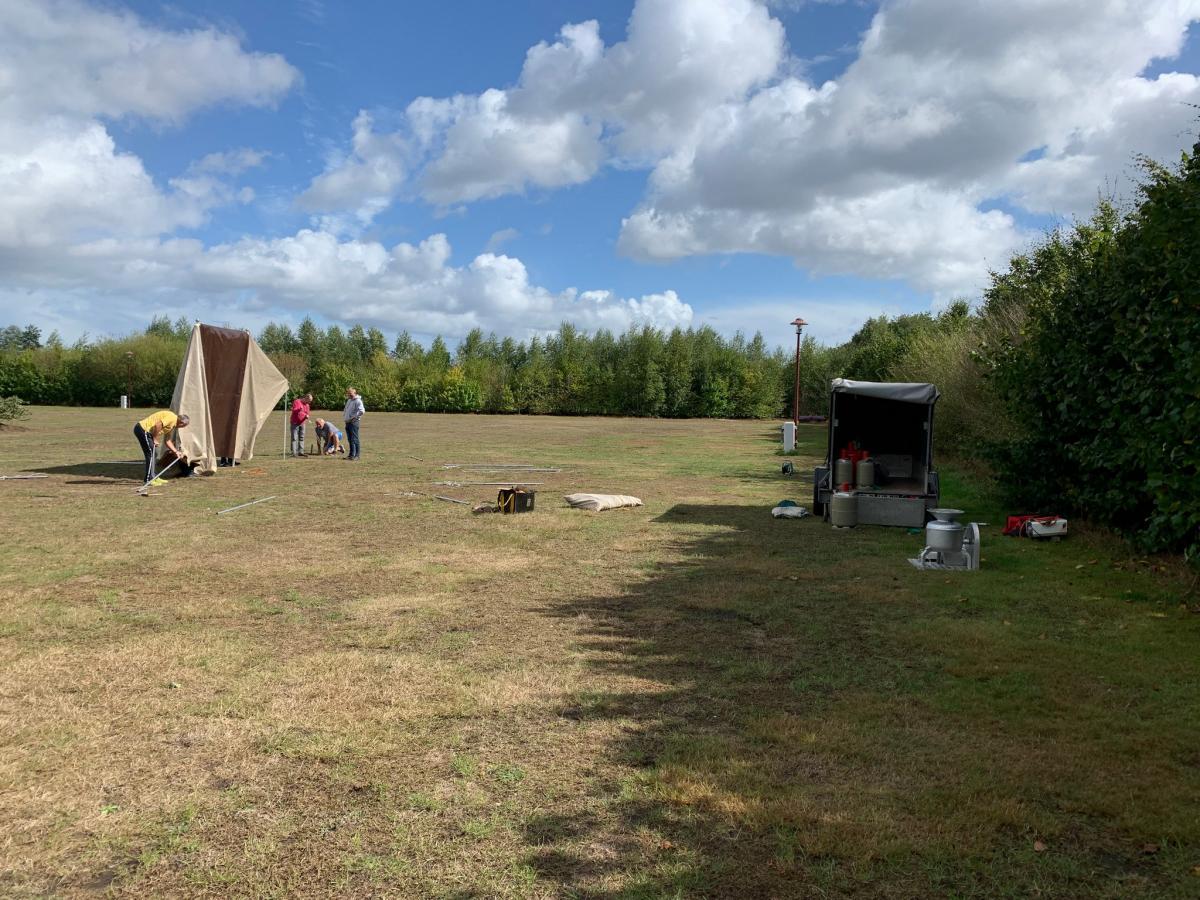 Unser Zelt ist im Aufbau